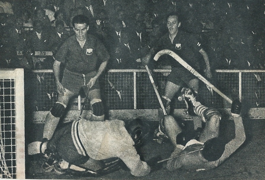 Chile vs. Italia, en el Gimnasio Nataniel por el Mundial de 1962. Fue la primera cita planetaria de los patines y chuecas en nuestro país.